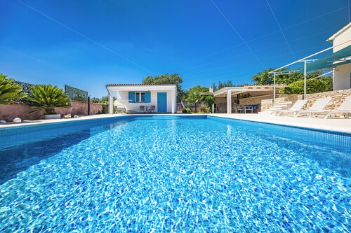 Villa Tanga near Rovinj with Pool