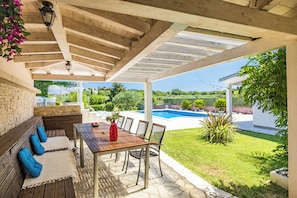 Terrace/patio - Villa Tanga near Rovinj with Pool (Rovinj)
