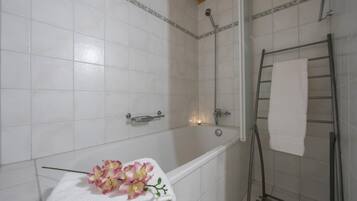 Chalet (4 Bedrooms) | Pelan lantai