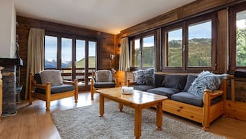 Apartment (2 Bedrooms) | Front of property