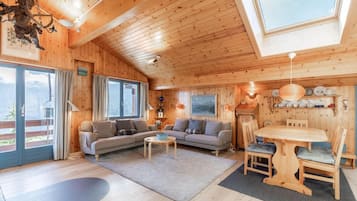 Apartment (2 Bedrooms) | Front of property