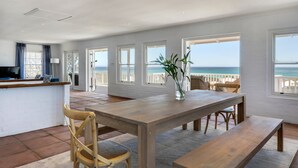 Villa, 3 habitaciones | Servicio de comidas en la habitación