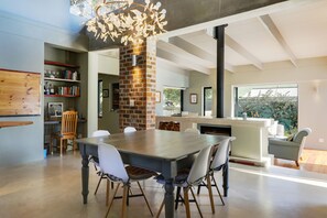In-room dining - The Boat House (Cape Town)