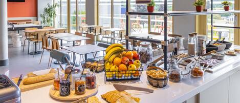 Daily buffet breakfast (EUR 9.90 per person)