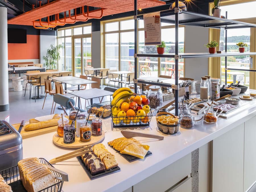 Daily buffet breakfast (EUR 9.90 per person)