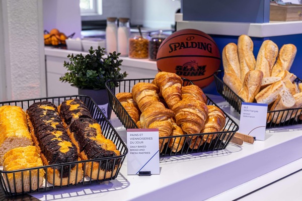Daily buffet breakfast for a fee