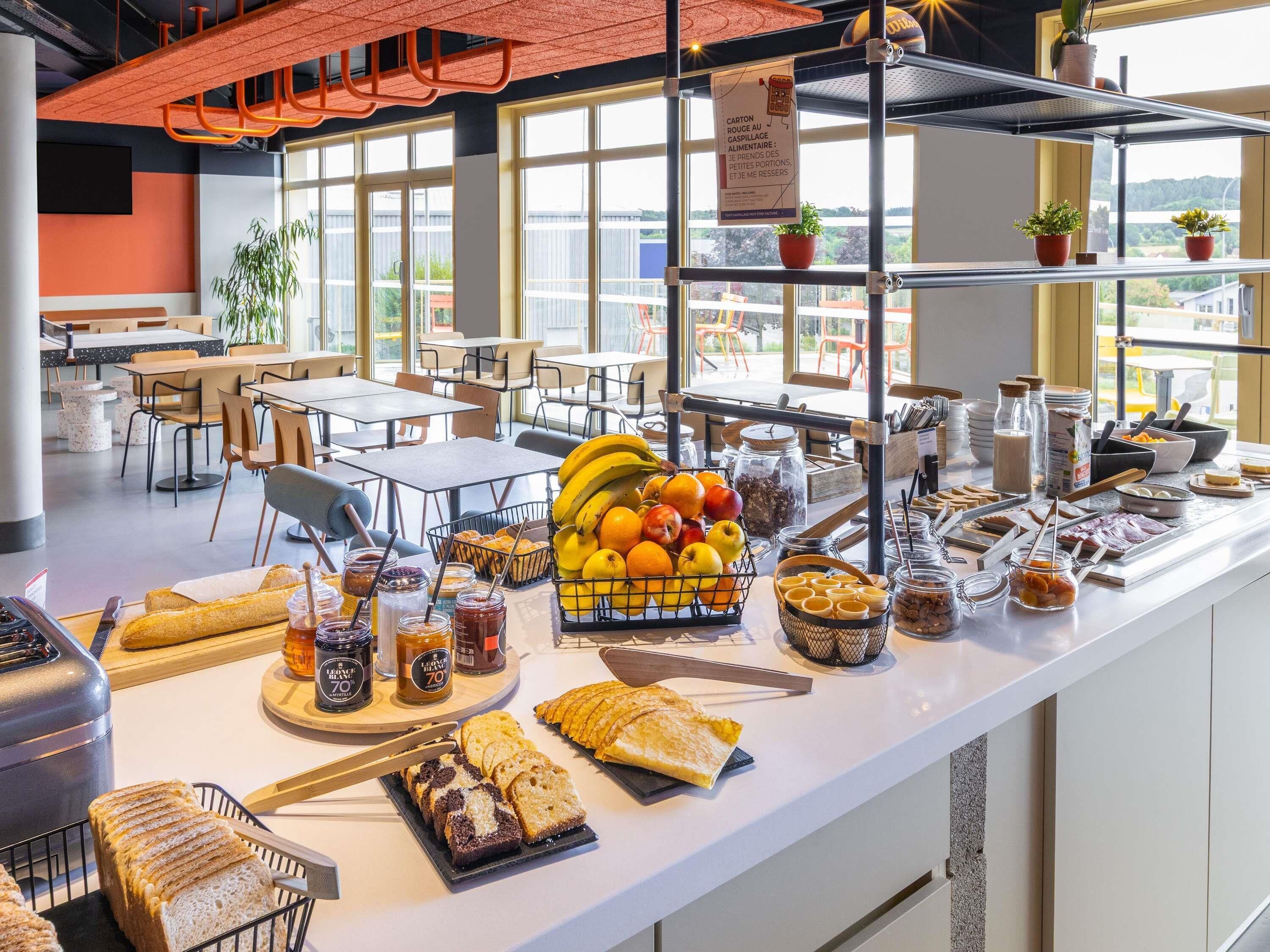Daily buffet breakfast for a fee