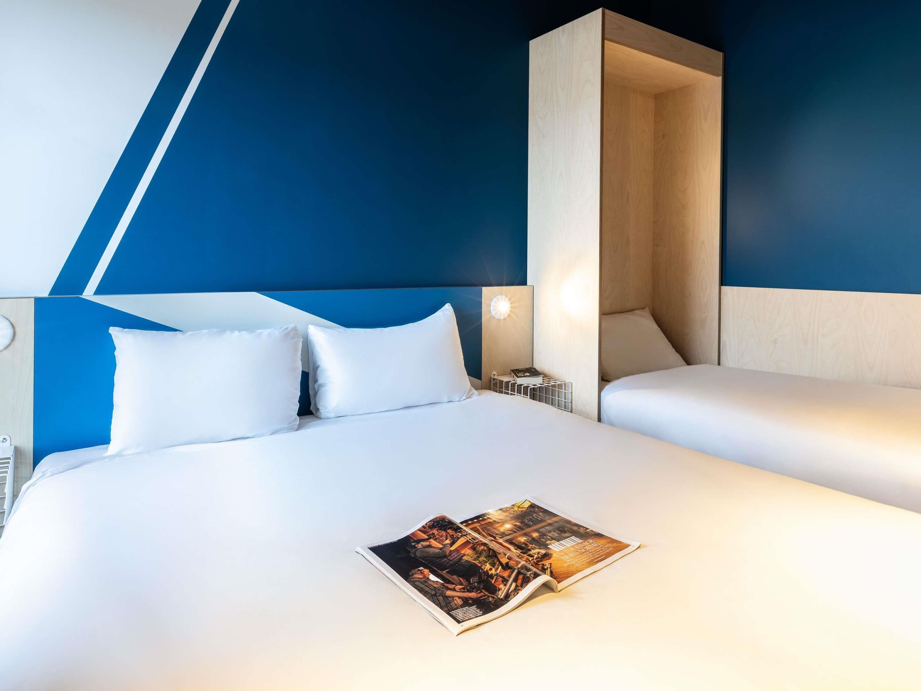 Chambre Standard, plusieurs lits | Bureau, rideaux occultants, chambres insonorisées, Wi-Fi gratuit