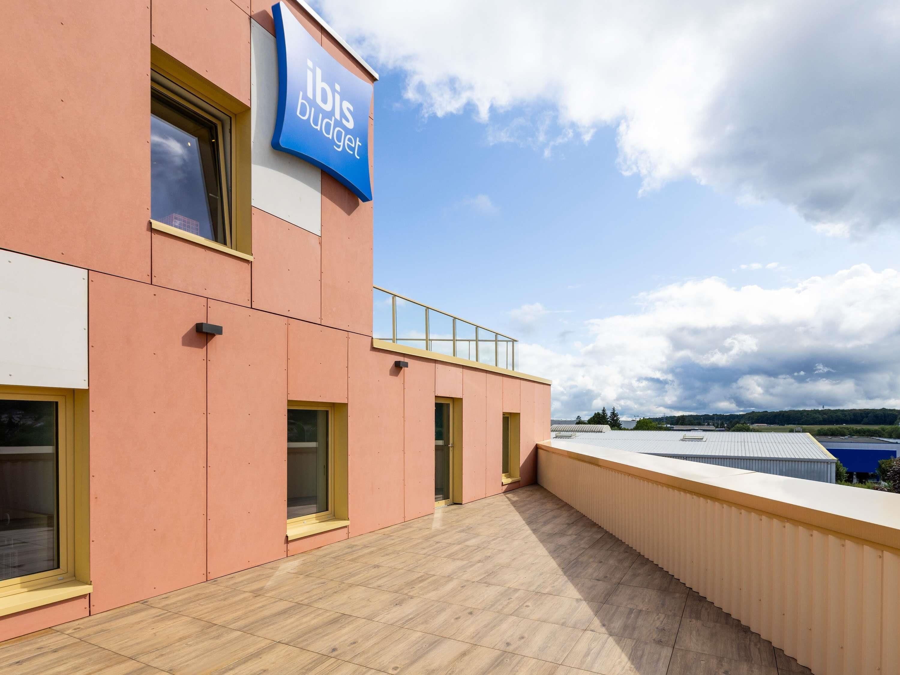 Standard Apartment, 1 Double Bed with Sofa bed | Desk, blackout drapes, soundproofing, free WiFi