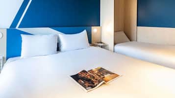 Standard Room, Multiple Beds | Desk, blackout drapes, free WiFi