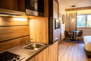 Family Suite, Kitchen | Private kitchen | Espresso maker, coffee/tea maker, electric kettle - Mercure Han-sur-Lesse (Rochefort)