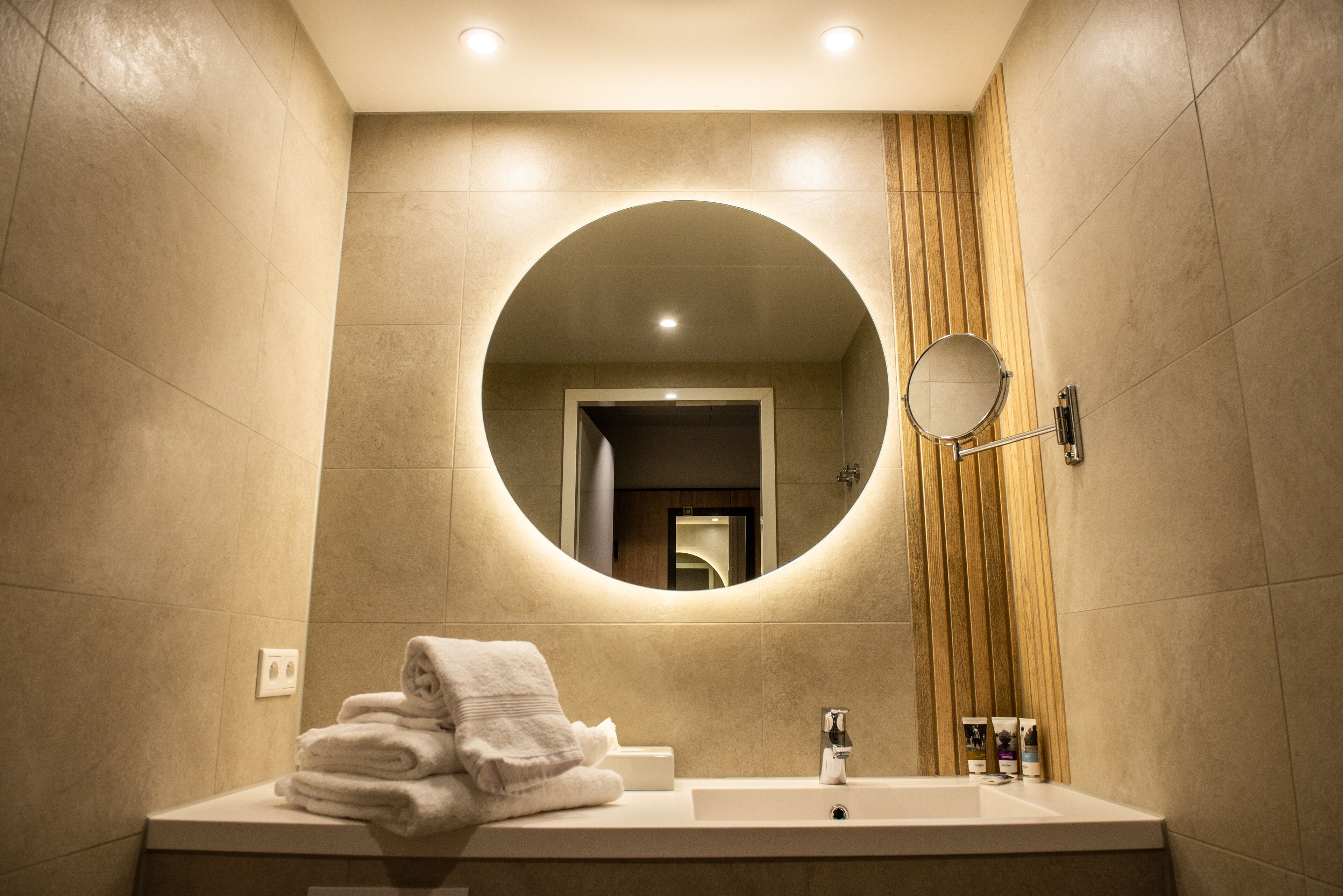 shower, rainfall showerhead, eco-friendly toiletries, hair dryer