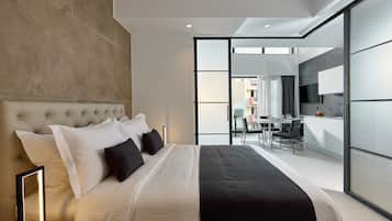 Comfort Loft | Premium bedding, in-room safe, individually decorated, blackout drapes