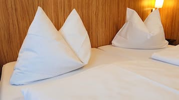 Hypo-allergenic bedding, in-room safe, WiFi, bed sheets