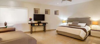 Luxury Oceanfront Getaway Resort-Style Amenities