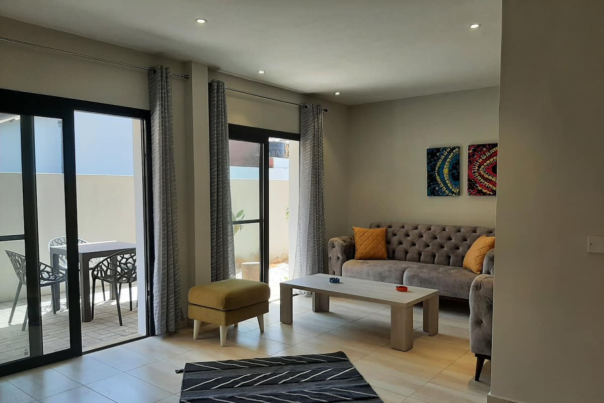 Departamento familiar, para no fumadores, patio (B4) | Área de sala de estar | Smart TV