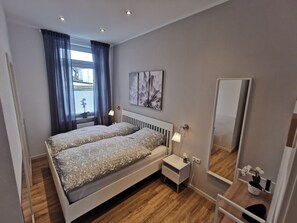 1 bedroom, iron/ironing board, free WiFi, bed sheets - Vacation apartment Ahr-Flair (Bad Neuenahr-Ahrweiler)