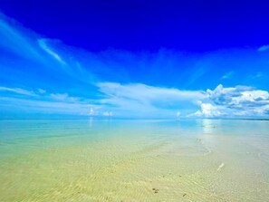 Am Strand, Liegestühle, Strandtücher
