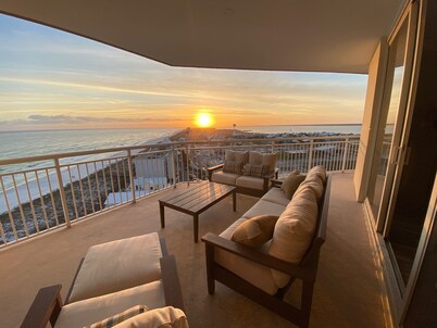 Belle Mer 1104 ~ Navarre Luxury Retreat - 4BR/4BA Corner Condo with Gulf & Sound Views