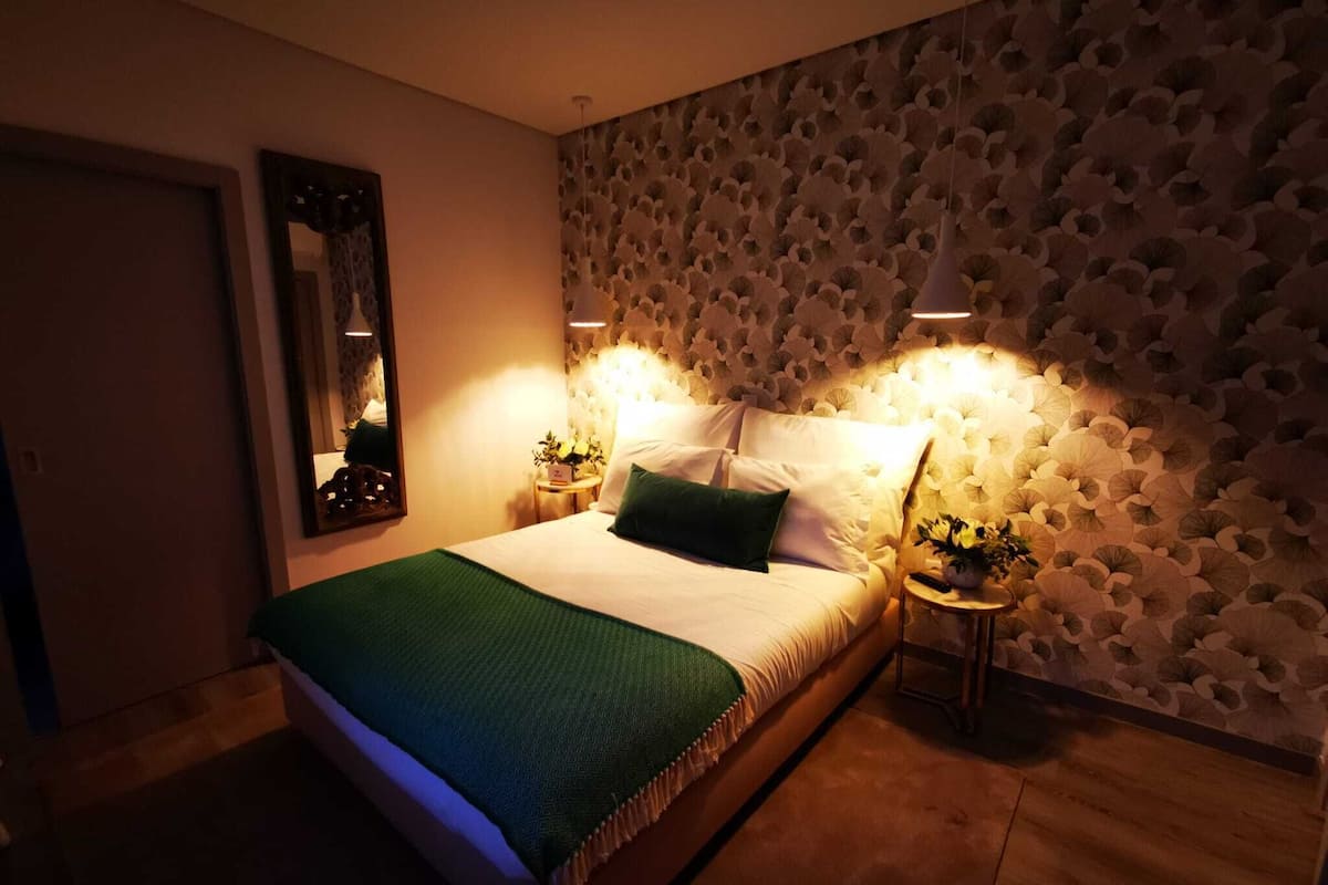 Deluxe Double Room (1) | Individually decorated, blackout drapes, free cribs/infant beds