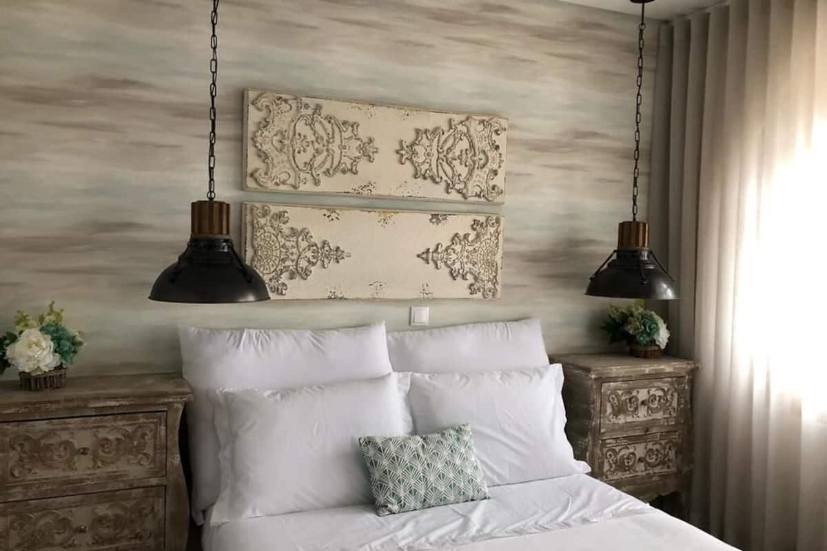 Deluxe Double Room (6) | Individually decorated, blackout drapes, free cribs/infant beds