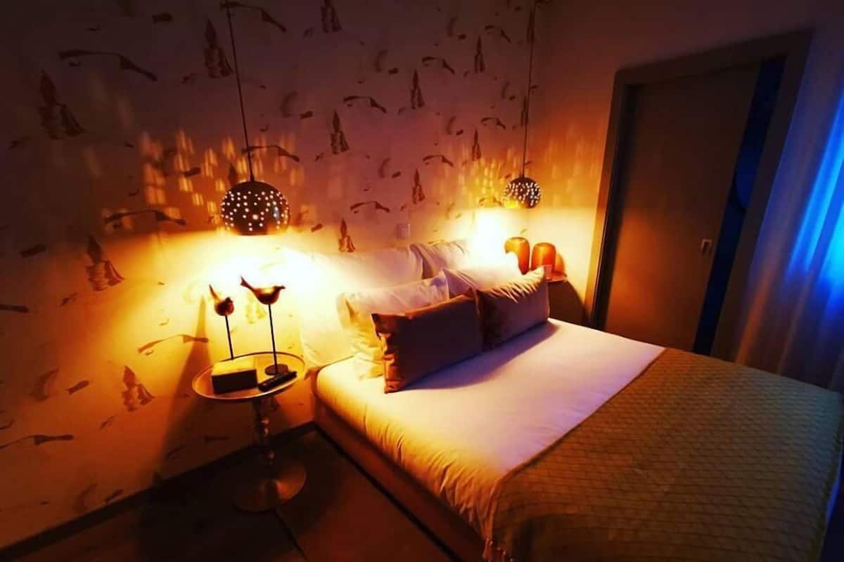 Deluxe Double Room (2) | Individually decorated, blackout drapes, free cribs/infant beds