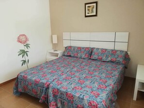 3 bedrooms, bed sheets - Alojamiento Rural Cañada Honda (CORIPE)