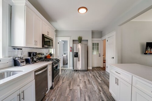 4BR/2BA Duplex Apt in Downtown Montclair w/Parking