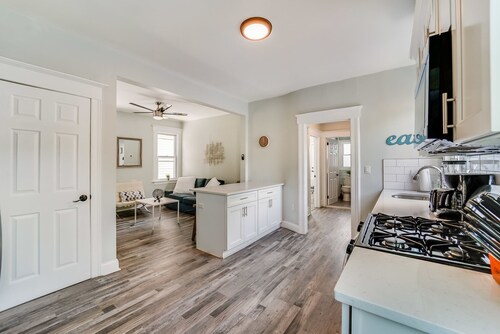 4BR/2BA Duplex Apt in Downtown Montclair w/Parking