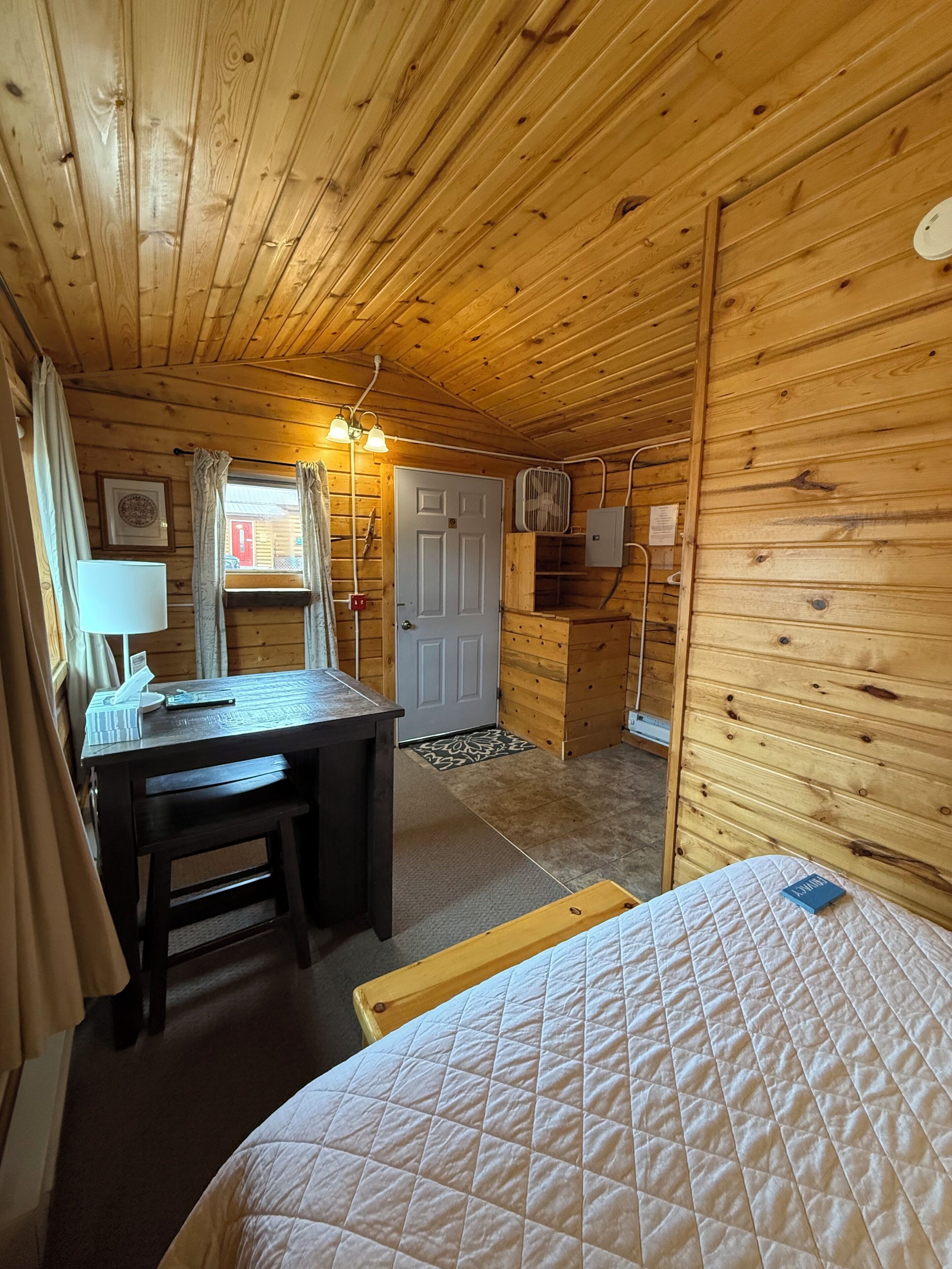 1 bedroom, internet, bed sheets