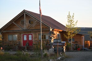 Exterior - Earthsong Lodge - STAND (Healy)