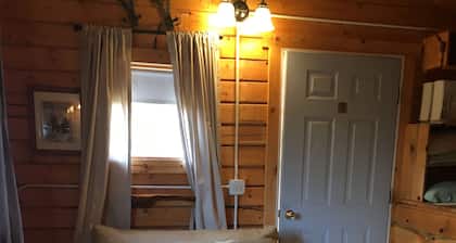 Earthsong Lodge -Two Room Cabin