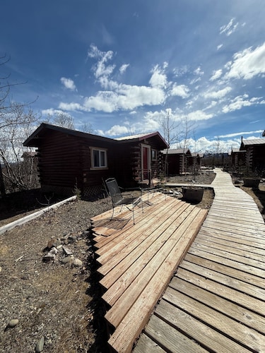 Earthsong Lodge -Two Room Cabin