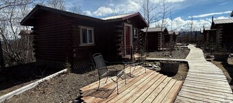 Earthsong Lodge -Two Room Cabin