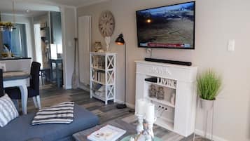 Smart TV, lettore DVD, libri