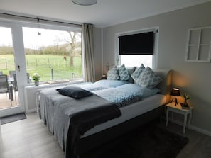 2 bedrooms, iron/ironing board, travel cot, WiFi - Ferienhaus Steinburg - Wo Urlaub Dein Zuhause ist (Steinburg)