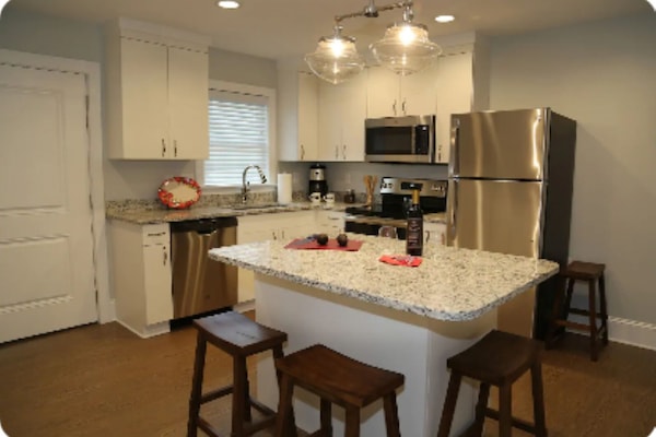 Réfrigérateur, micro-ondes, lave-vaisselle, cafetiÚre/bouilloire