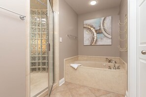 Hair dryer - SPACIOUS 3 bedroom Phoenix on the Bay 1332 (Orange Beach)