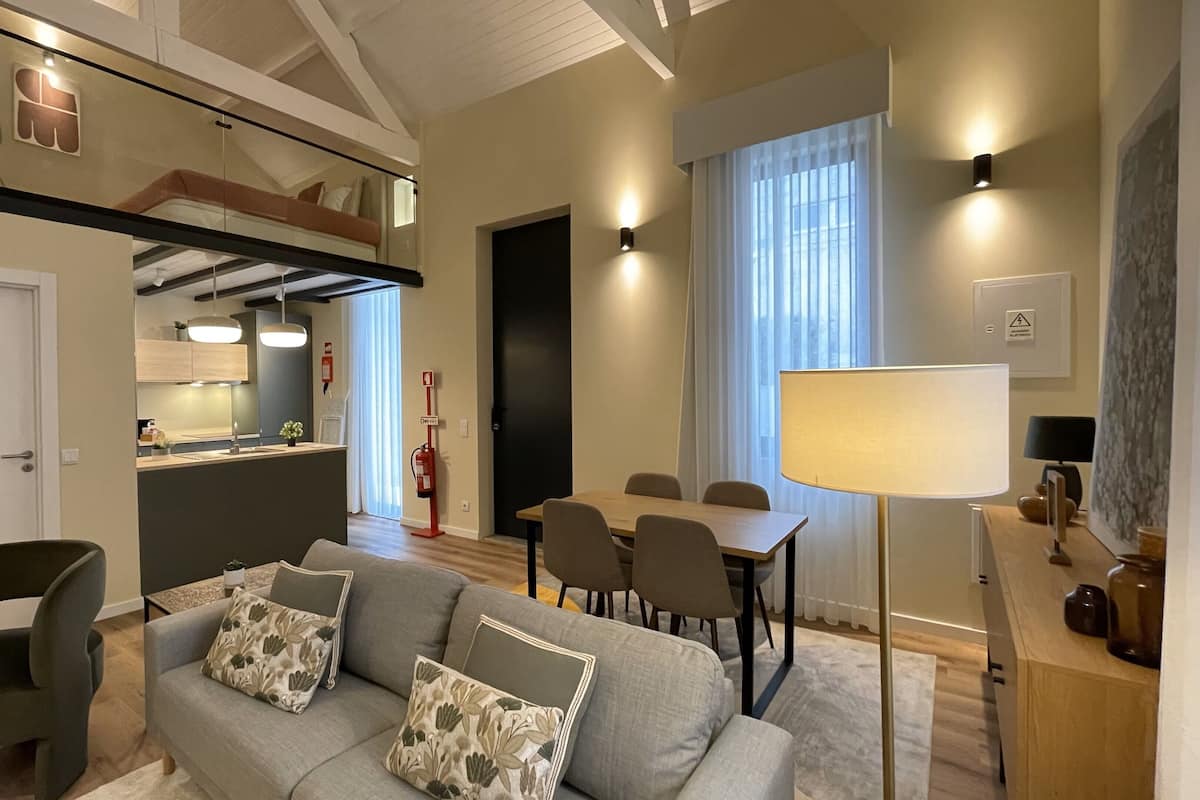 Deluxe villa, 1 tweepersoonsbed | Privékeuken | Een koelkast, een magnetron, een espressoapparaat, een waterkoker