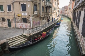 Exterior - Lovely, Spacious Apartment in the Centre of Venice, (Venezia)