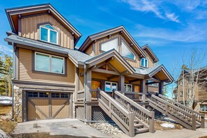Exterior - Spacious, ski-in/out townhome with hot tub, fireplace & heated garage (Breckenridge)