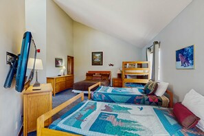 2 bedrooms, iron/ironing board, WiFi, bed sheets