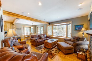 TV, fireplace, DVD player, stereo