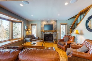 TV, fireplace, DVD player, stereo