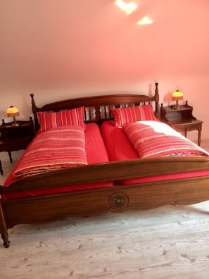 2 bedrooms, WiFi, bed sheets - Ferienwohnung Albert, 2 Schlafzimmer, 90 Quadratmeter (Hauenstein)
