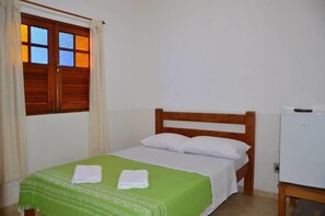 Habitación básica doble | Minibar, wifi gratis y ropa de cama 
