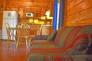 TV - Woodland Cabin on Broken Bow Lake (Broken Bow)