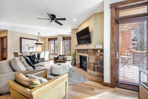 TV, DVD player - Downtown condo with pool, hot tubs & gym - walk to lifts, near everything (Breckenridge)