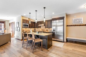 Fridge, microwave, oven, stovetop - Downtown condo with pool, hot tubs & gym - walk to lifts, near everything (Breckenridge)