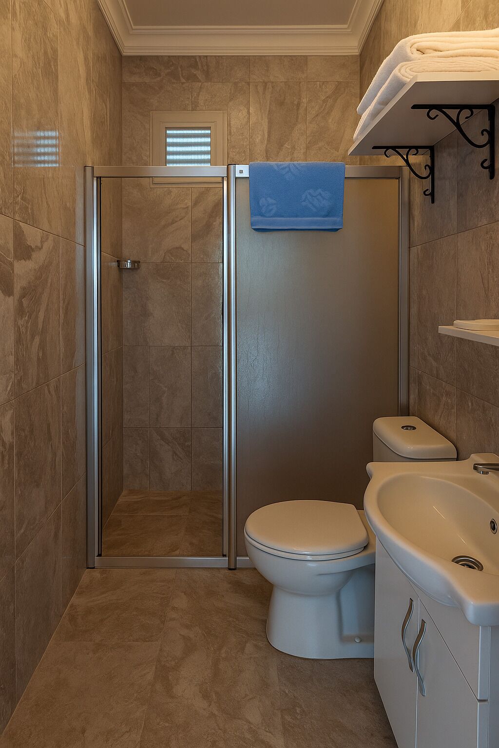 Shower, handuk, sabun, dan sampo